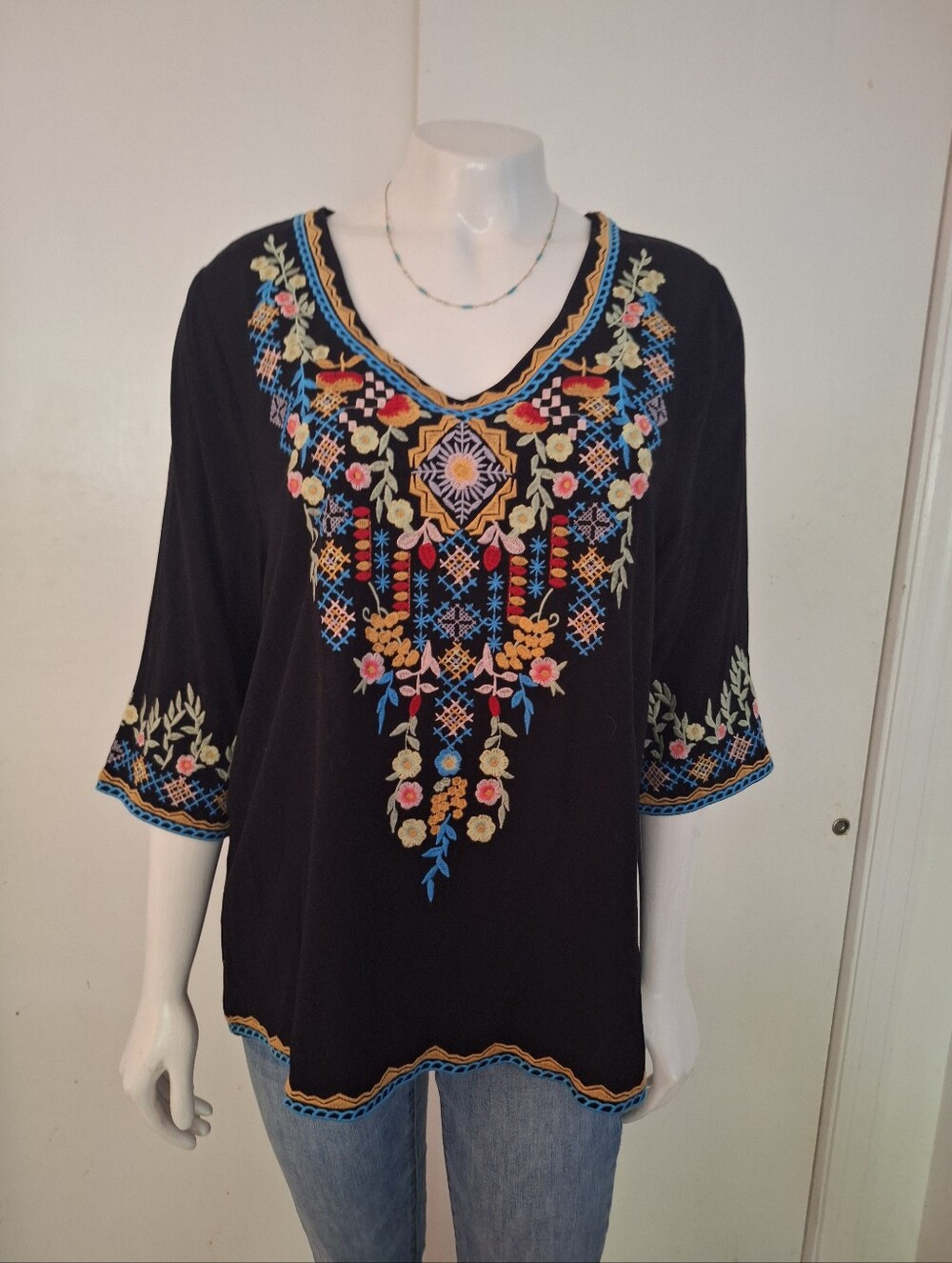 EUC Black Cotton Floral Embroidered V-Neck Tunic Top